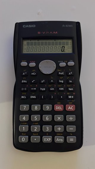 Calculadora Científica Casio fx-82MS
