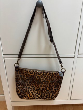 Bolso bandolera piel animal print metalizado