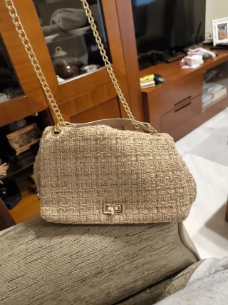 Bolso de vestir tonos pastel y dorado