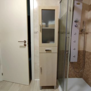 Mueble de baño madera y cristal y espejo camerino