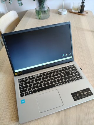 Portátil Acer Aspire 1