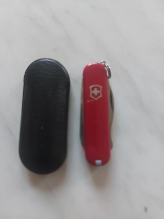 Coltellino Victorinox rosso