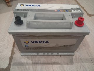 Batería Varta E44 12V 77Ah 780A