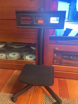 Carro TV Perlegear con Ruedas