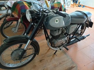 Motocicleta Ossa 160