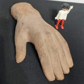 Escultura mano antigua terracota