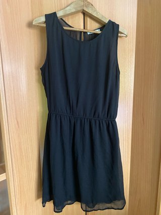 Vestido negro sin mangas