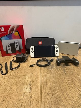 Nintendo Switch OLED Blanca y Negra