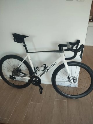 Bicicleta de carretera Megamo
