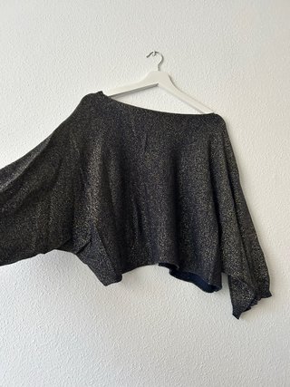Capa con Brillo Negra y Dorada