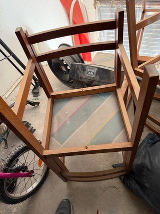 4 Sillas de madera