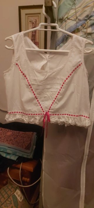 Chambra fallera blanca con cinta roja,