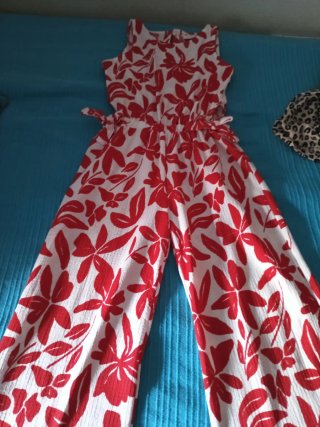 Mono Zara Estampado Flores Rojo.TALLA 6-7 años
