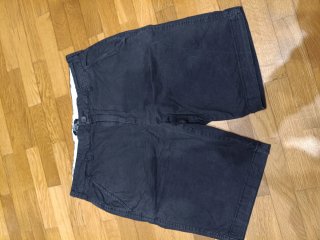 Pantalón corto chino Bershka negro