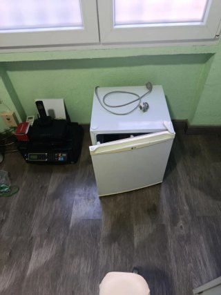 Nevera pequeña LG blanca