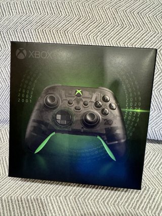 Mando Xbox Edición 20 Aniversario sin usar.