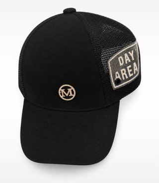 Gorra negra Day Area con logo M