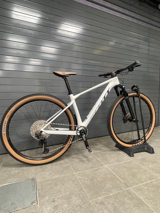 Bicicleta de montaña SCOTT SCALE 930 BLANCA