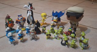 Lotto Kinder Sorpresa, Looney Tunes, Funko, Puffi