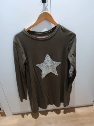 Vestido corto con estrella plateada