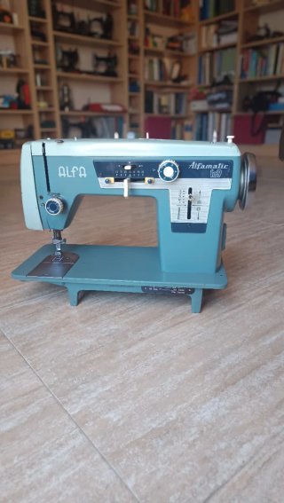 Máquina de coser Alfa Alfamatic 109