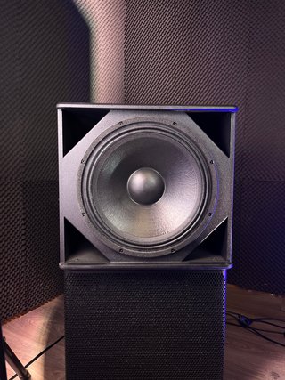 Alquiler de sonido e iluminación para eventos.
