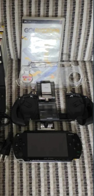 PSP 1004 con 28 gb de memoria