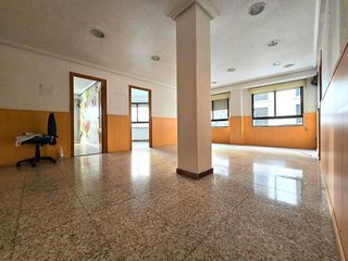 Local comercial en alquiler en Centro en Elche