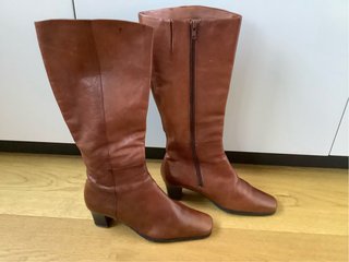 Botas altas piel marrones Talla 36