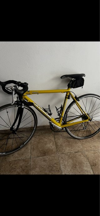 Bicicleta de carretera Cannondale R800