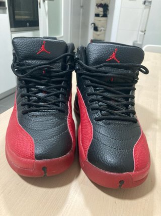 Jordan 12 Flu Game Negras y Rojas