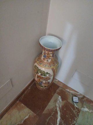 Jarrón de cerámica decorado