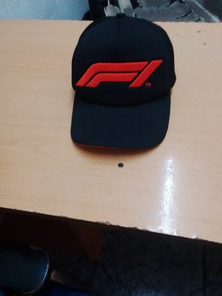 Gorra Formula 1 Negra y Roja