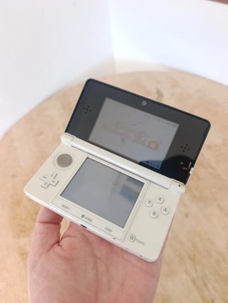 Console Nintendo 3DS bianca in buone condizioni