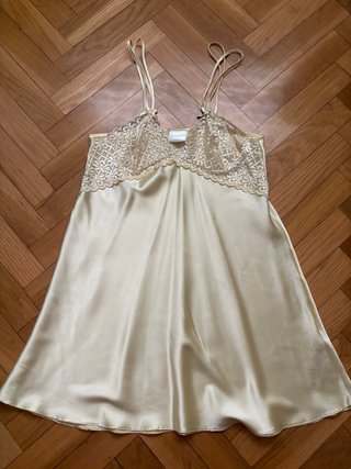Camisón Oysho Beige