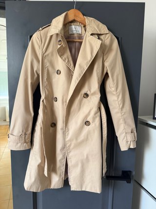 Gabardina Stradivarius Beige