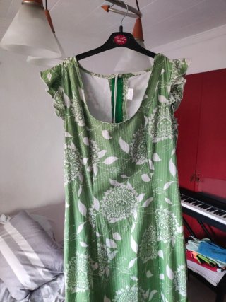 Vestido verde con estampado blanco talla XXXL