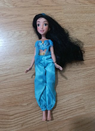 Muñeca Barbie Princesa Disney Jasmine