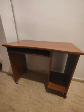 Escritorio de madera