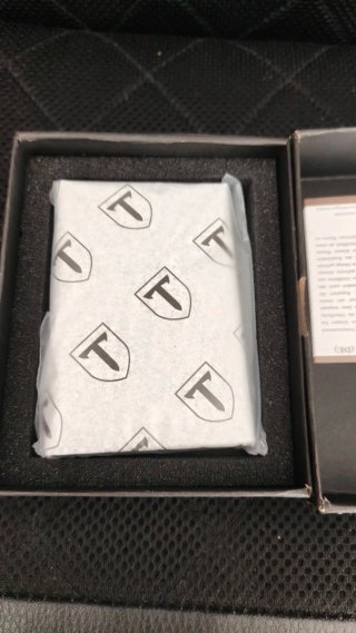 Cartera Hombre Efecto Fibra de Carbono