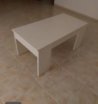 Mesa de comedor blanca, en buen estado