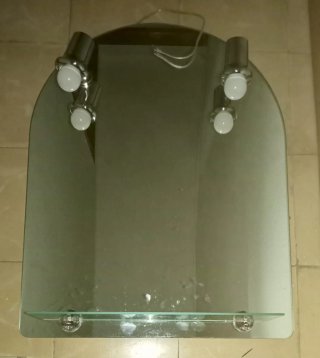 Espejo de baño con luces y estante