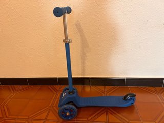 Patinete Infantil Azul de Tres Ruedas