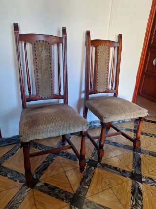 Set de 2 Sillas de Madera Clásicas