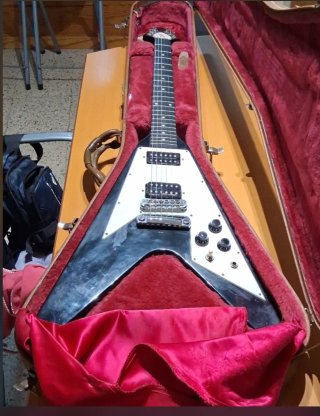 Gibson Flying V '67 Reissue 1992 Ebony Black.