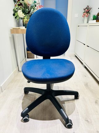 Silla de escritorio azul y negra