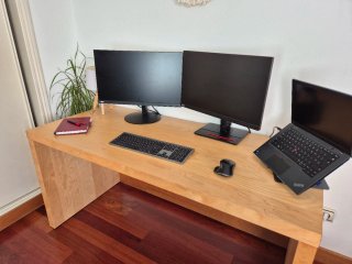 Escritorio de madera