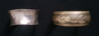 Pulseras metálicas doradas y plateadas