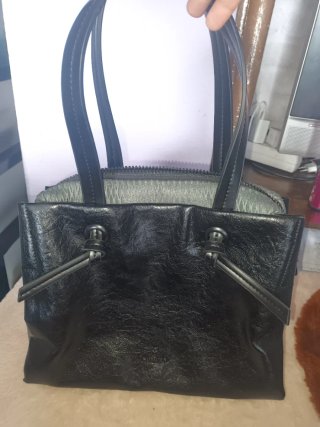 Bolso negro de piel