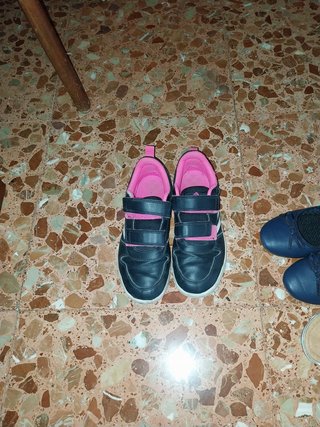 Zapatillas Adidas Negras y Rosas Talla 35